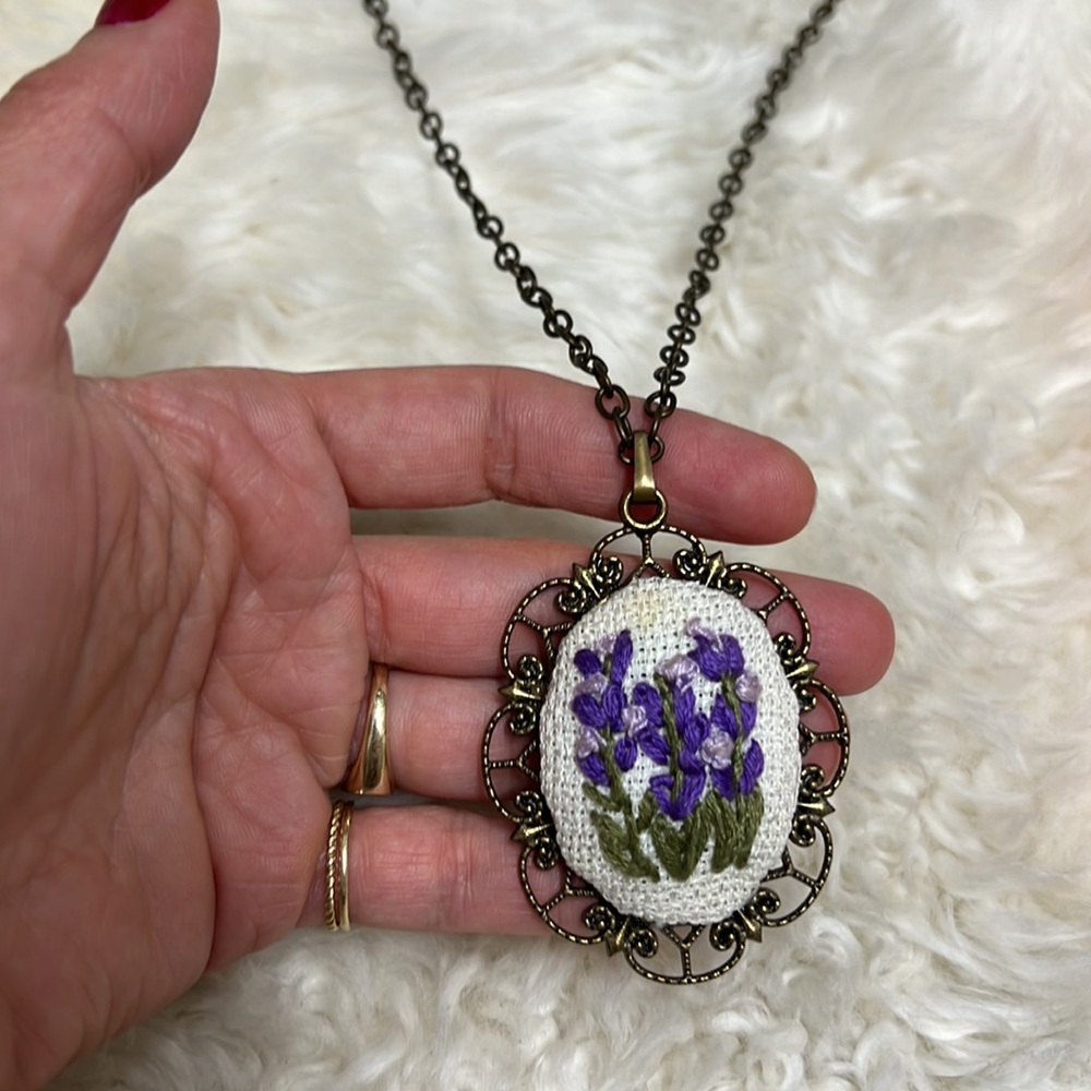 Handmade vintage look necklace